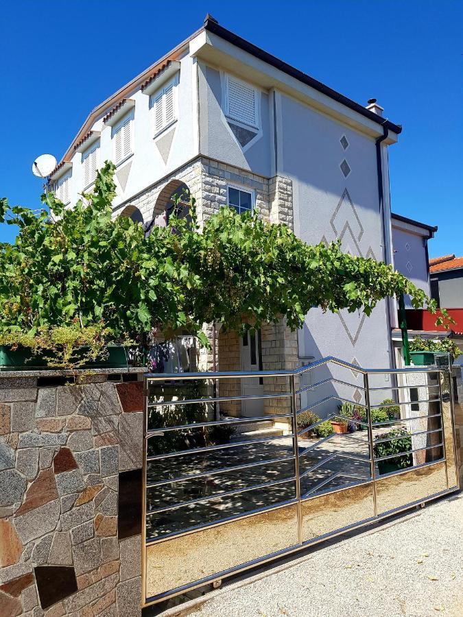 Apartments Petar & Anka Біоград-на-Мору Екстер'єр фото